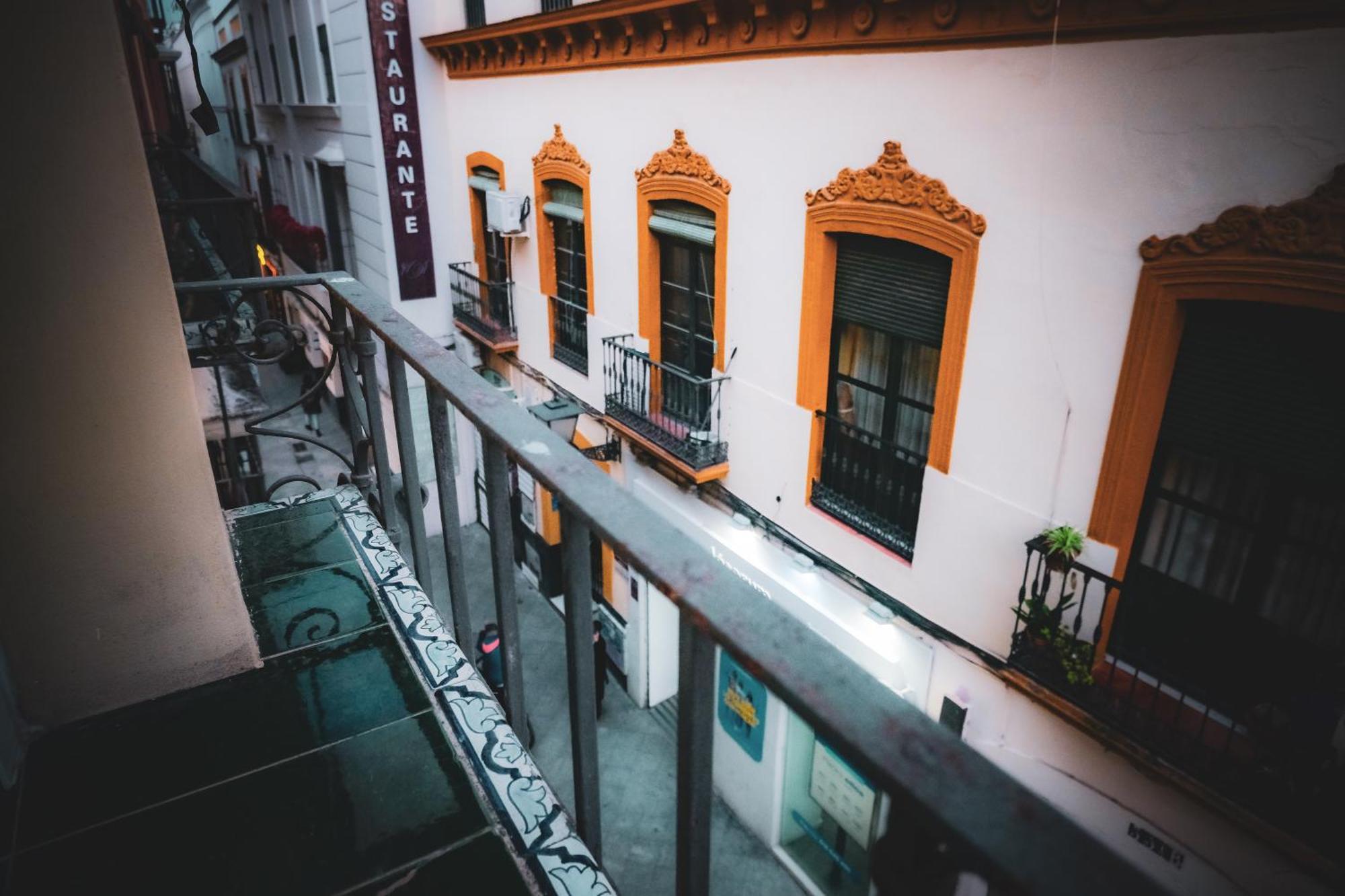 Apartamentos San Roque Seville Exterior photo