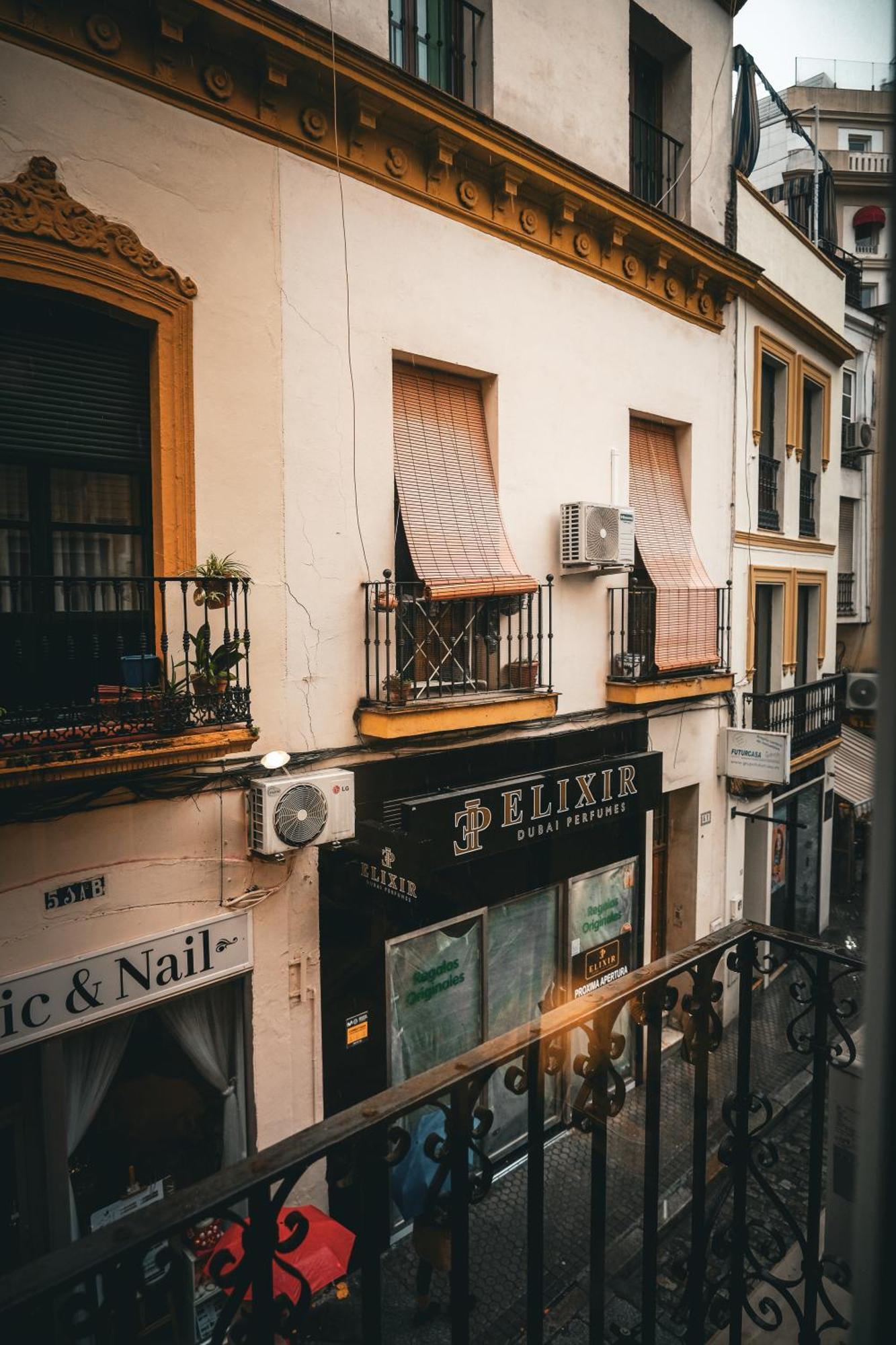 Apartamentos San Roque Seville Exterior photo